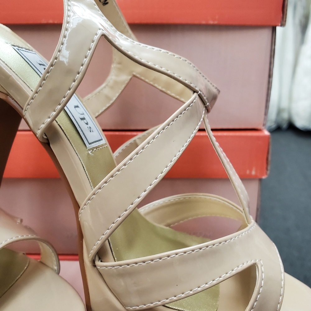 BENJAMIN WALK PAGEANT SHOES